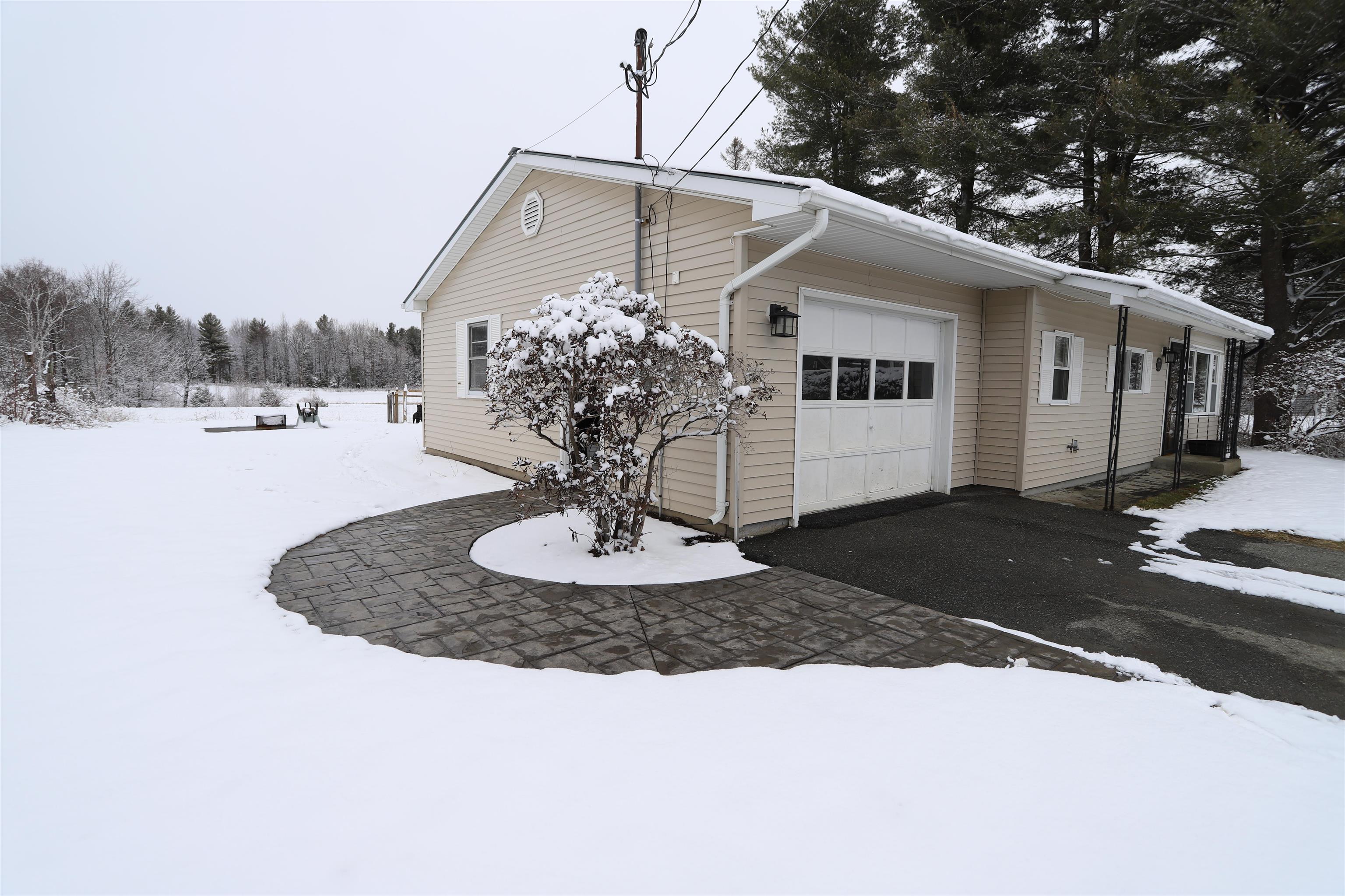 936 Elm Street Derby, VT 05830 - Photo 3 of 21