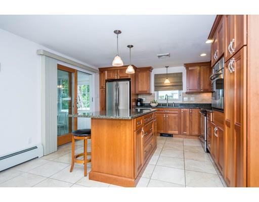 8 Meadowbrook Road Saugus, MA 01906 - Photo 9 of 25 Gallery Image 9