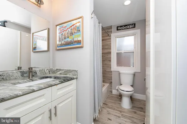 $2,600 | 22 West 6th Avenue, Runnemede, NJ 08078