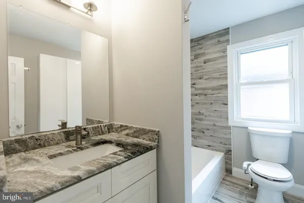 $2,600 | 22 West 6th Avenue, Runnemede, NJ 08078