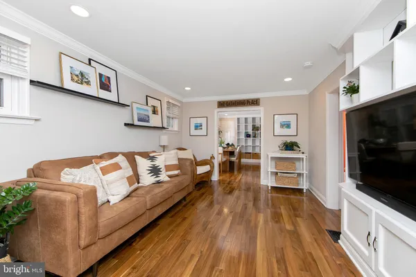 $2,600 | 22 West 6th Avenue, Runnemede, NJ 08078