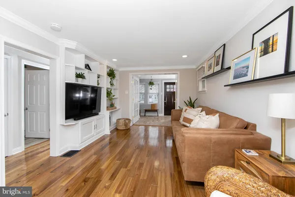 $2,600 | 22 West 6th Avenue, Runnemede, NJ 08078