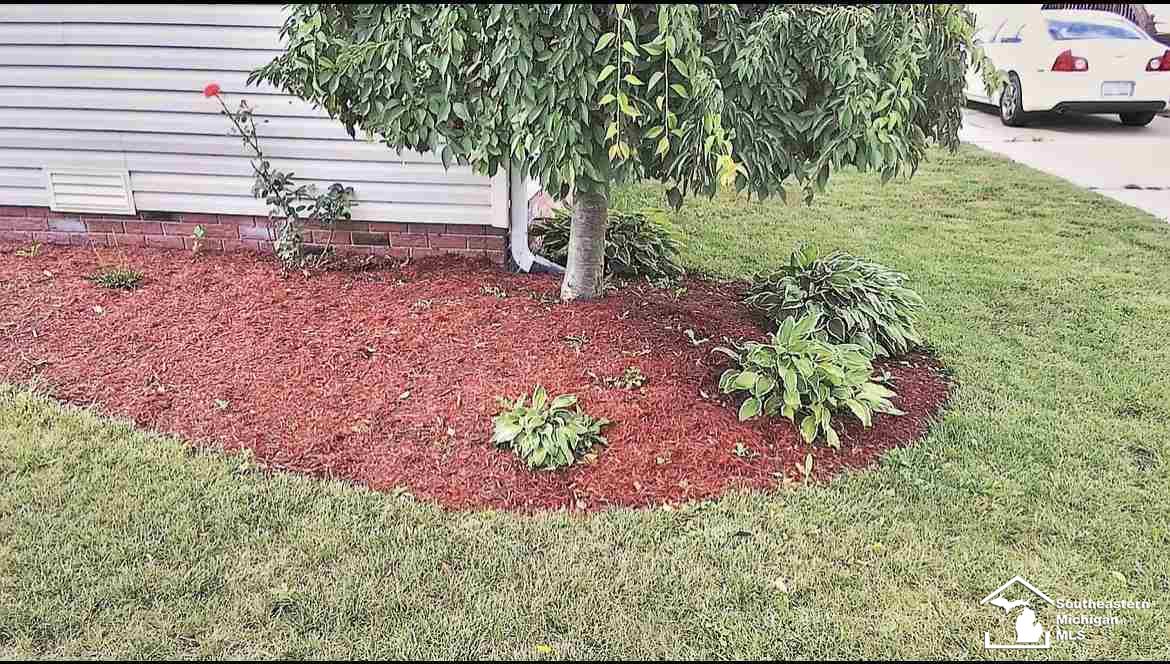 19559 Maplegrove Road Gibraltar, MI 48173 - Photo 27 of 30