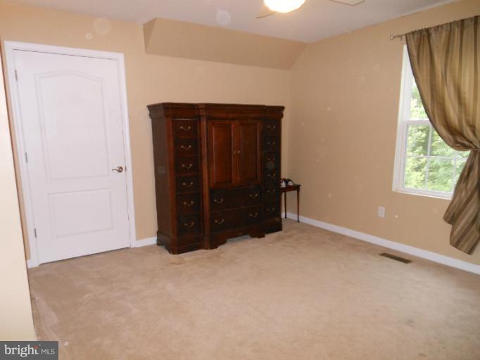 3563 Edgemont Street Edgewater, MD 21037 - Photo 14 of 22 3rd Bedroom w/walk in closet