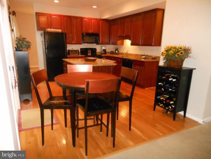 3563 Edgemont Street Edgewater, MD 21037 - Photo 15 of 22 Cherry Cabinets/Granite Counters,