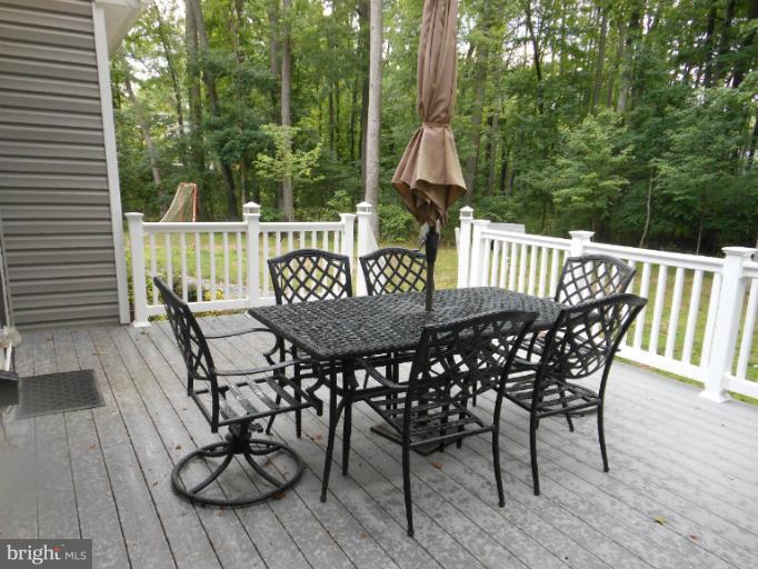 3563 Edgemont Street Edgewater, MD 21037 - Photo 18 of 22 Another deck view