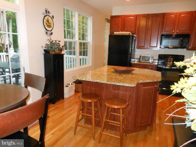 3563 Edgemont Street Edgewater, MD 21037 - Photo 10 of 22 Kitchen w/Island storage & seating