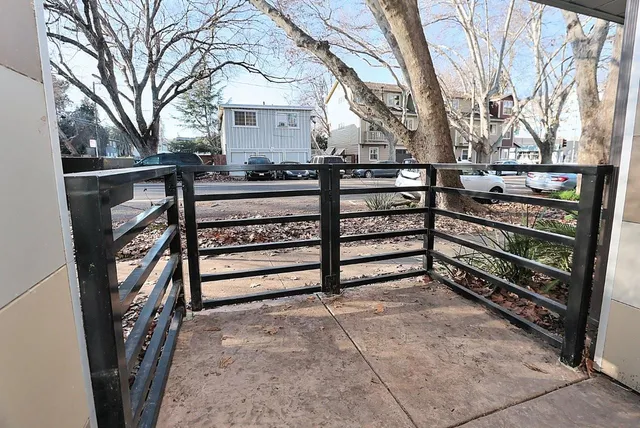 a view of a pathway of a house
