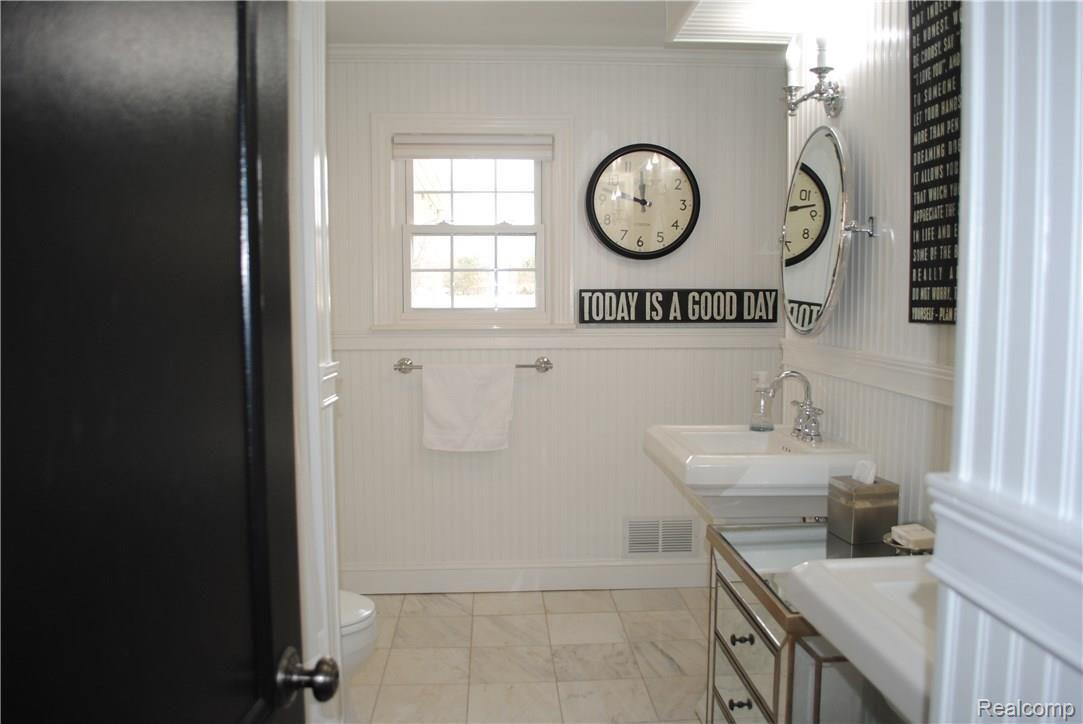 501 Ruff Drive Monroe, MI 48162 - Photo 21 of 27 DSC_0001.JPG