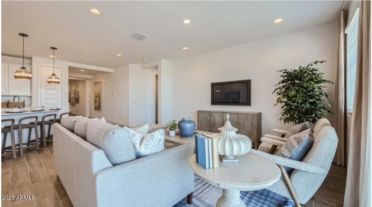 1256 Ridge Road Apache Junction, AZ 85120 - Photo 5 of 27 Great Room