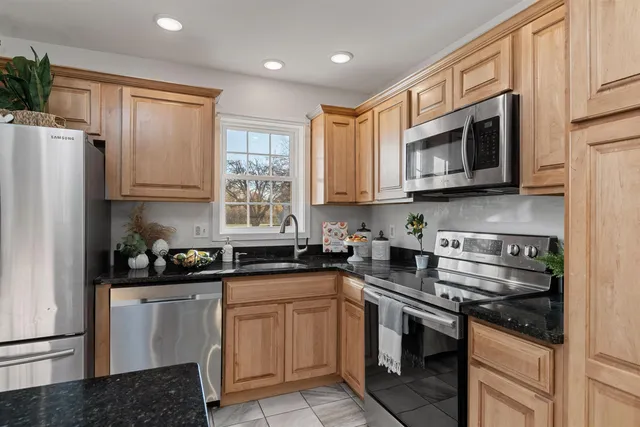 $431,000 | 102 Saybrook Road, Essex, VT 05452