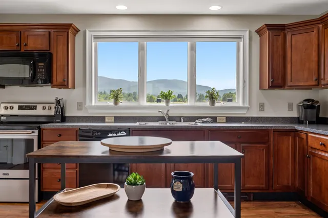 $925,000 | 162 Small Pond Road, Morristown, VT 05661