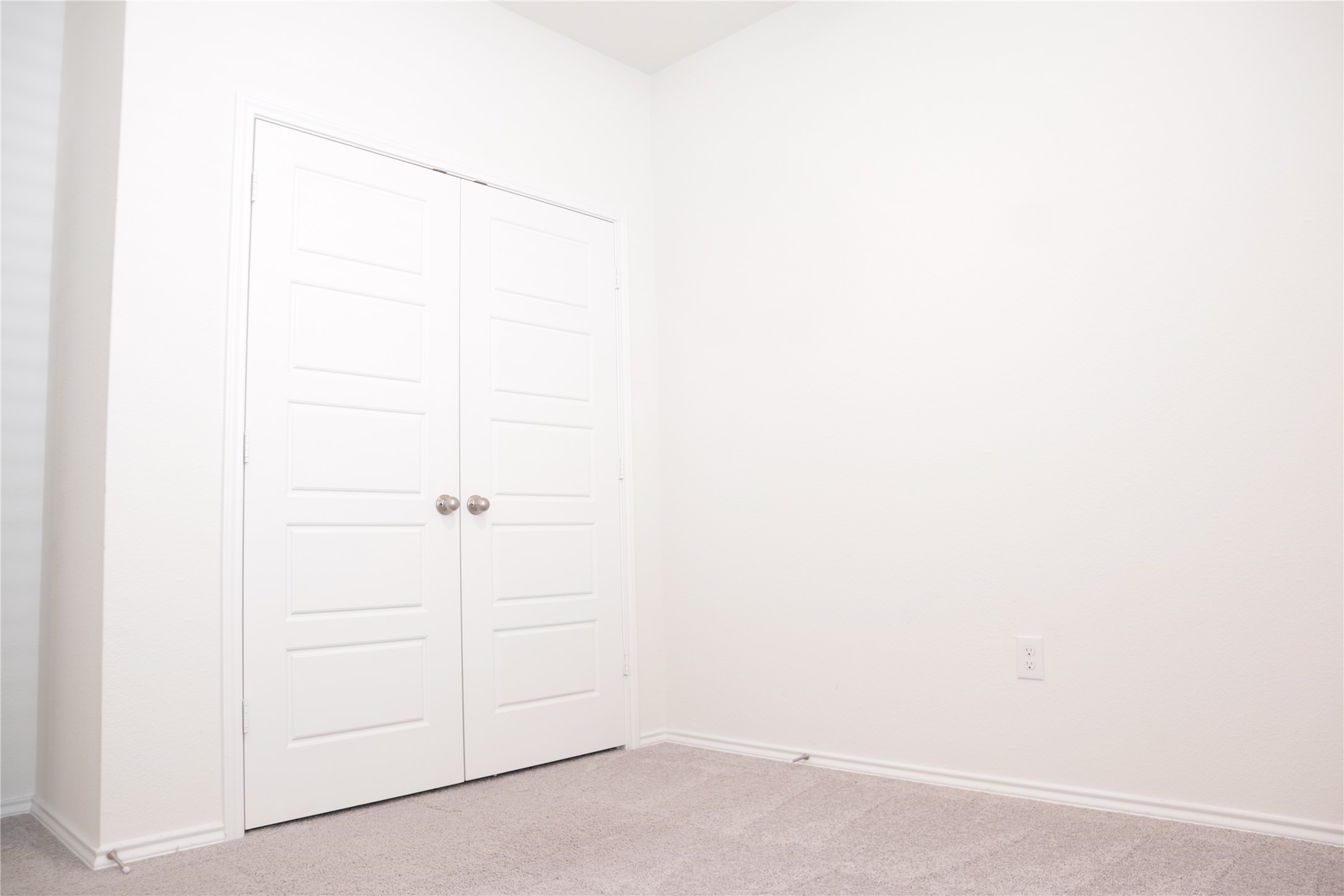 8111 Marigny Way Austin, TX 78744 - Photo 9 of 29