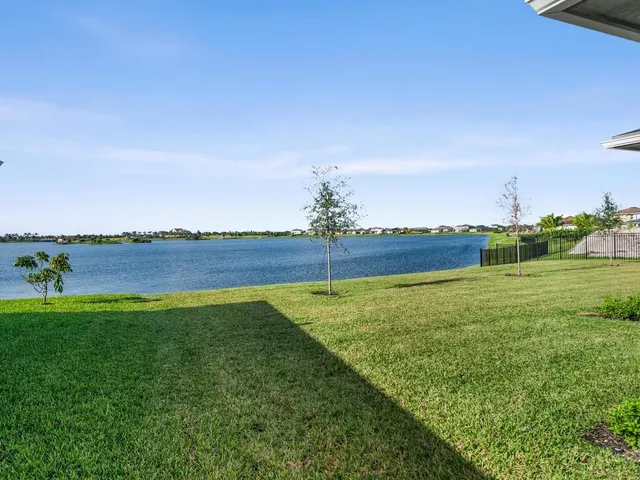 $1,100,000 | 769 Hookline Circle, Loxahatchee, FL 33470