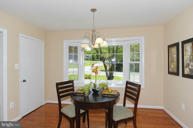 2408 Falling Creek Road Silver Spring, MD 20904 - Photo 4 of 28 Living Room
