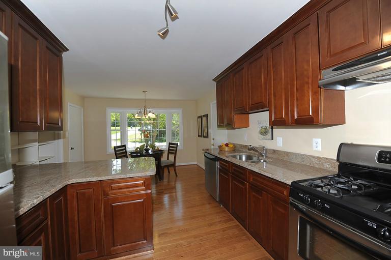 2408 Falling Creek Road Silver Spring, MD 20904 - Photo 6 of 28 Kitchen
