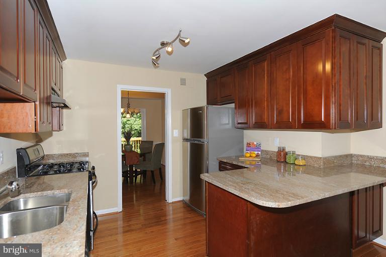 2408 Falling Creek Road Silver Spring, MD 20904 - Photo 7 of 28 Kitchen