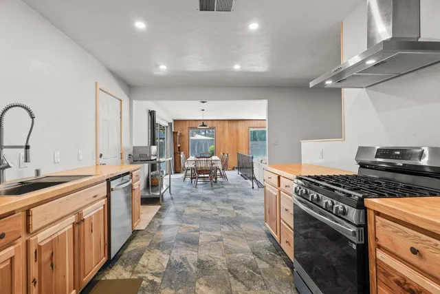 $390,000 | 3371 Bardick Road, Anderson, CA 96007