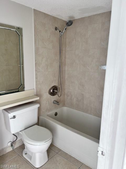 153 Santa Clara Drive, Unit 10 Naples, FL 34104 - Photo 6 of 33 a bathroom with a toilet and a bathtub
