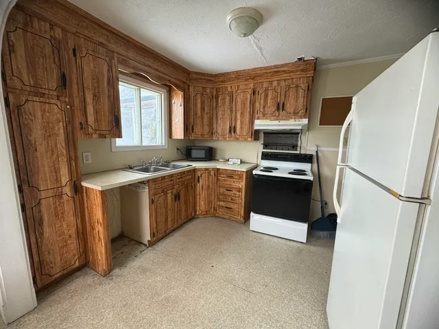 $180,000 | 334 Main Street, Madawaska, ME 04756