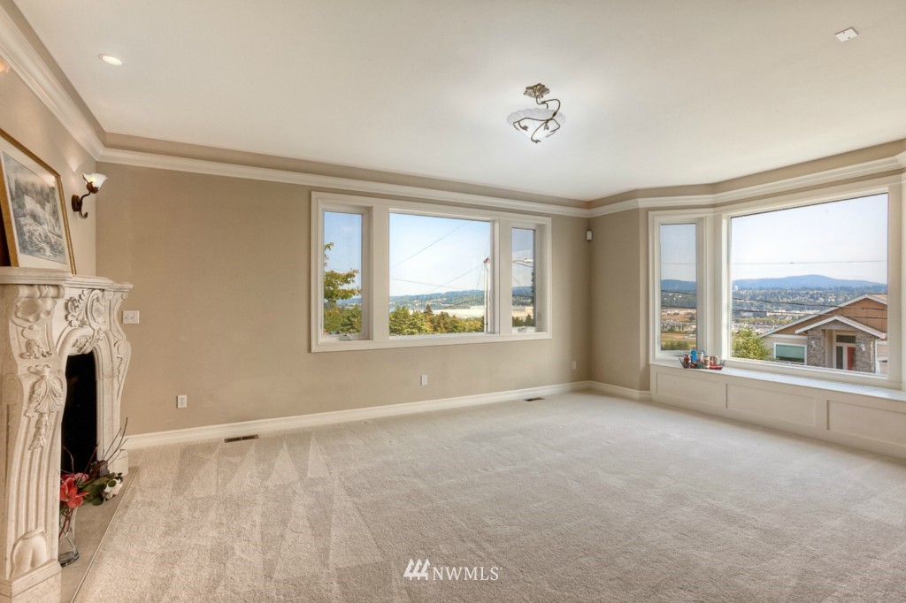 321 Lind Avenue Northwest Renton, WA 98057 - Photo 2 of 14