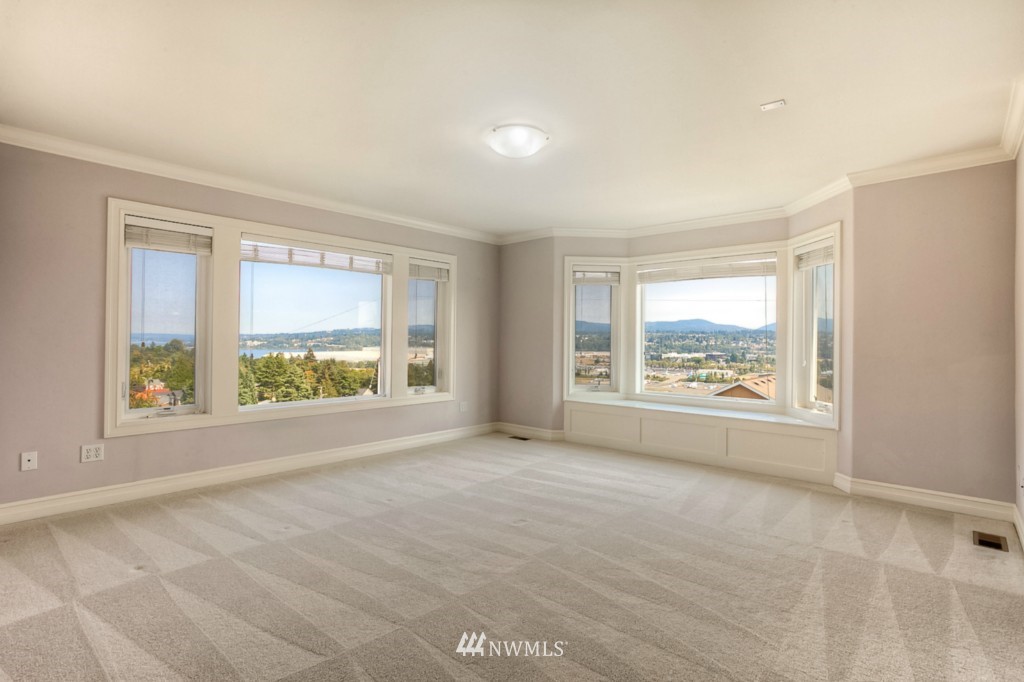 321 Lind Avenue Northwest Renton, WA 98057 - Photo 11 of 14