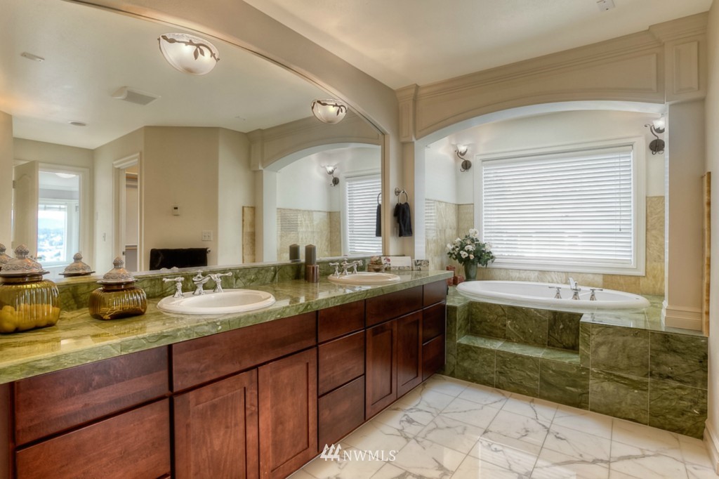 321 Lind Avenue Northwest Renton, WA 98057 - Photo 13 of 14