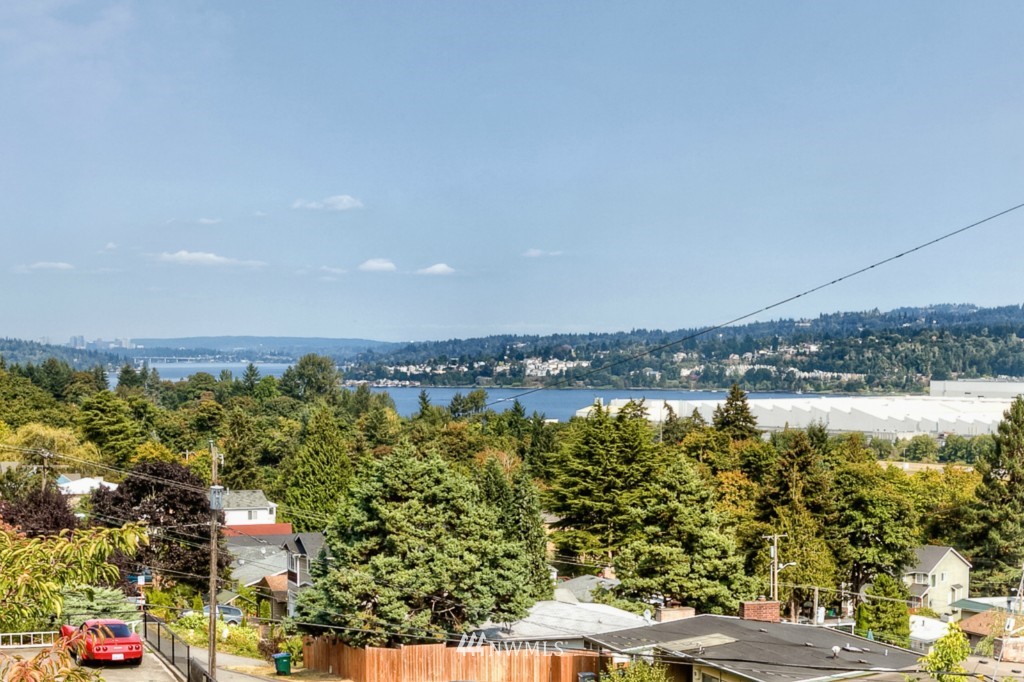 321 Lind Avenue Northwest Renton, WA 98057 - Photo 7 of 14