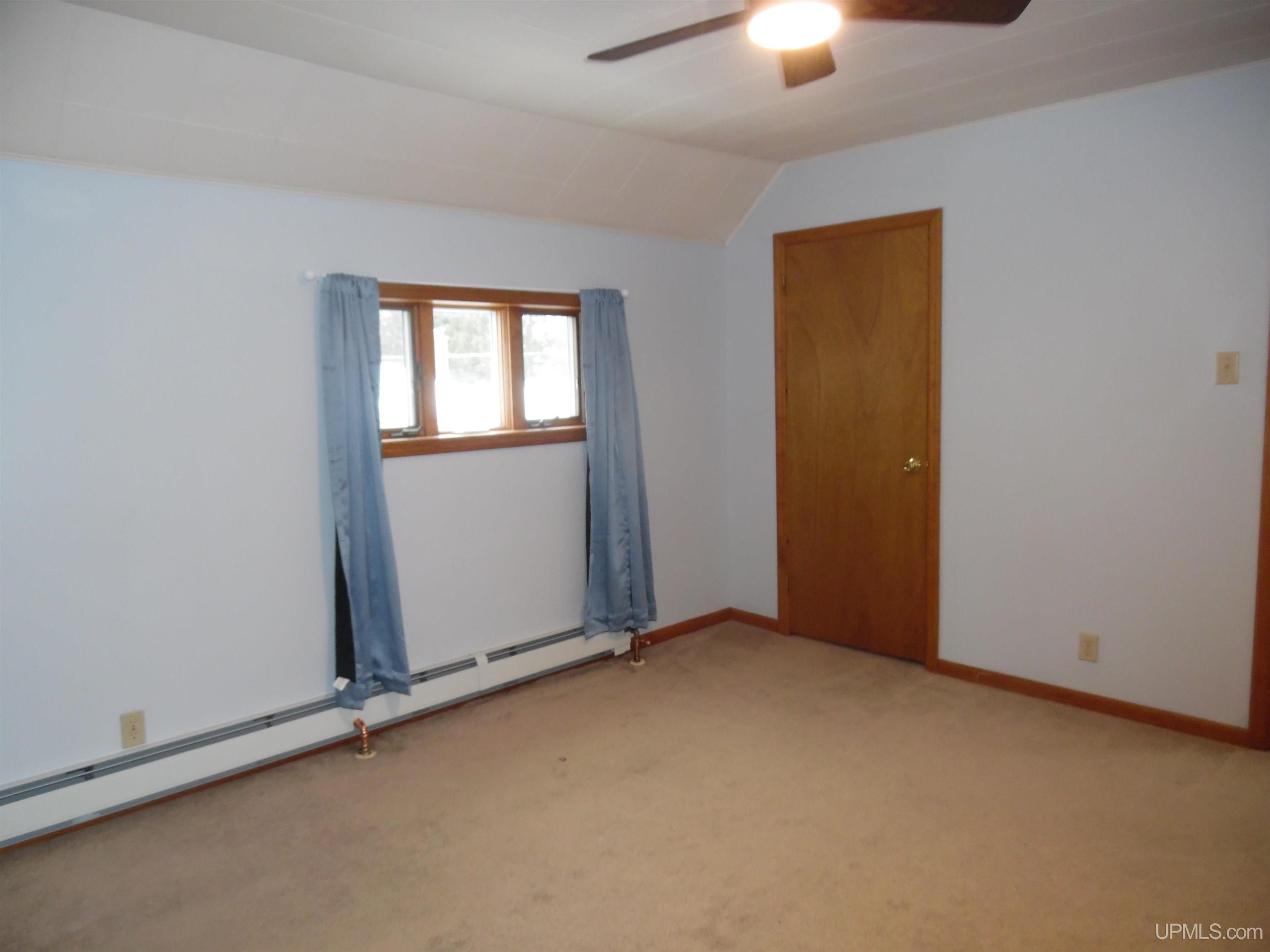 440 Kearsarge Street Laurium, MI 49913 - Photo 14 of 38