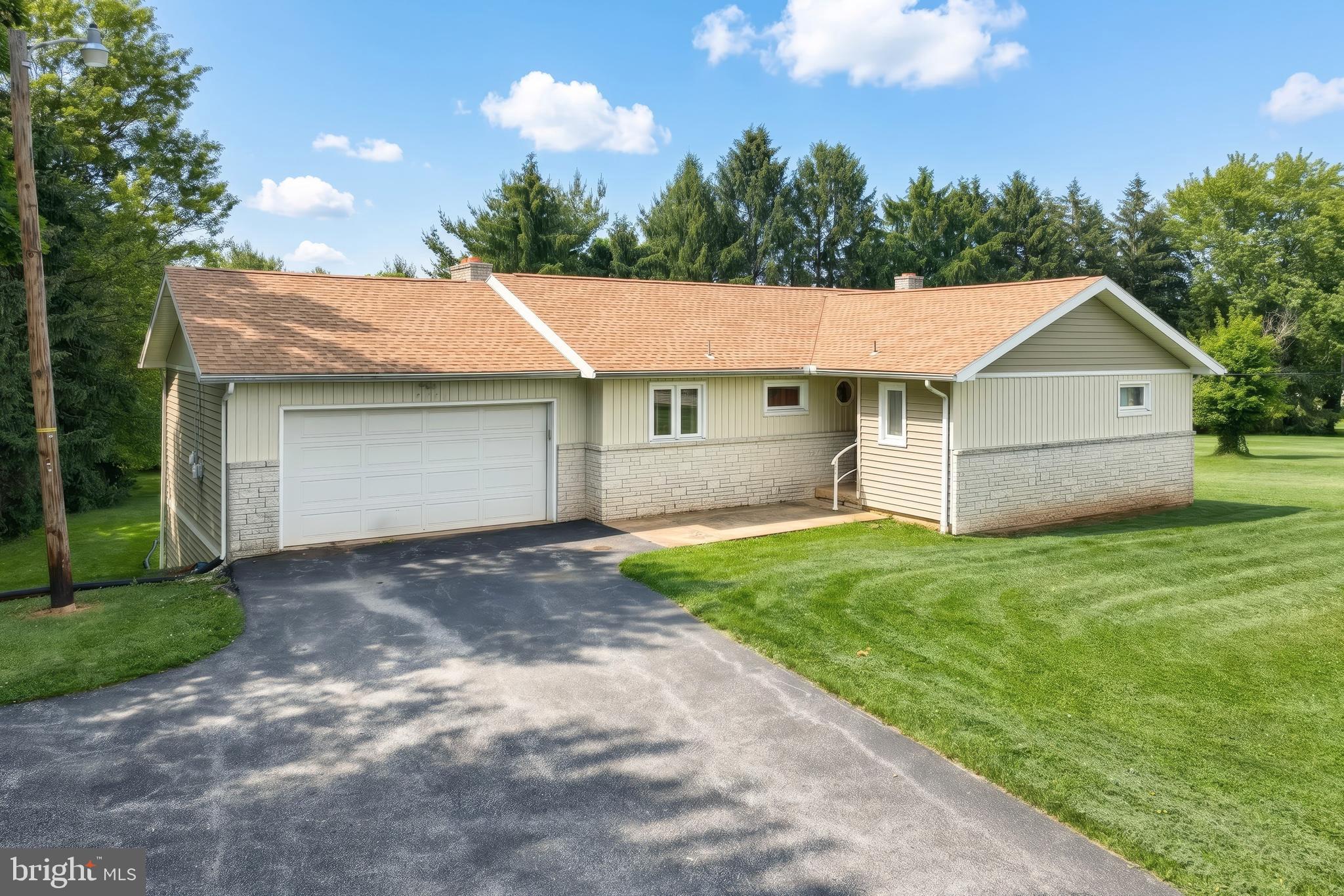 2071 Palomino Road Dover, PA 17315 - Photo 2 of 30