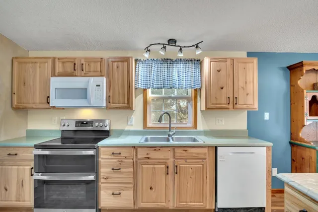 $228,000 | 1022 Alamo, Newton, KS 67114