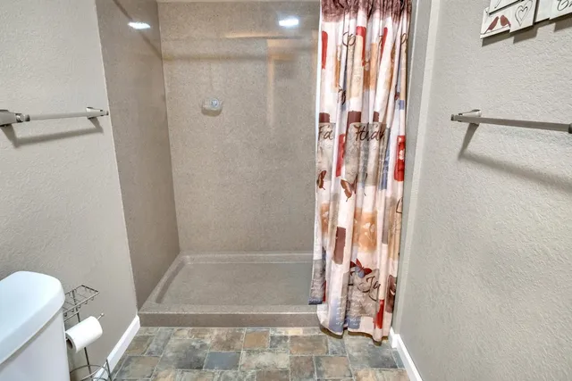 $228,000 | 1022 Alamo, Newton, KS 67114