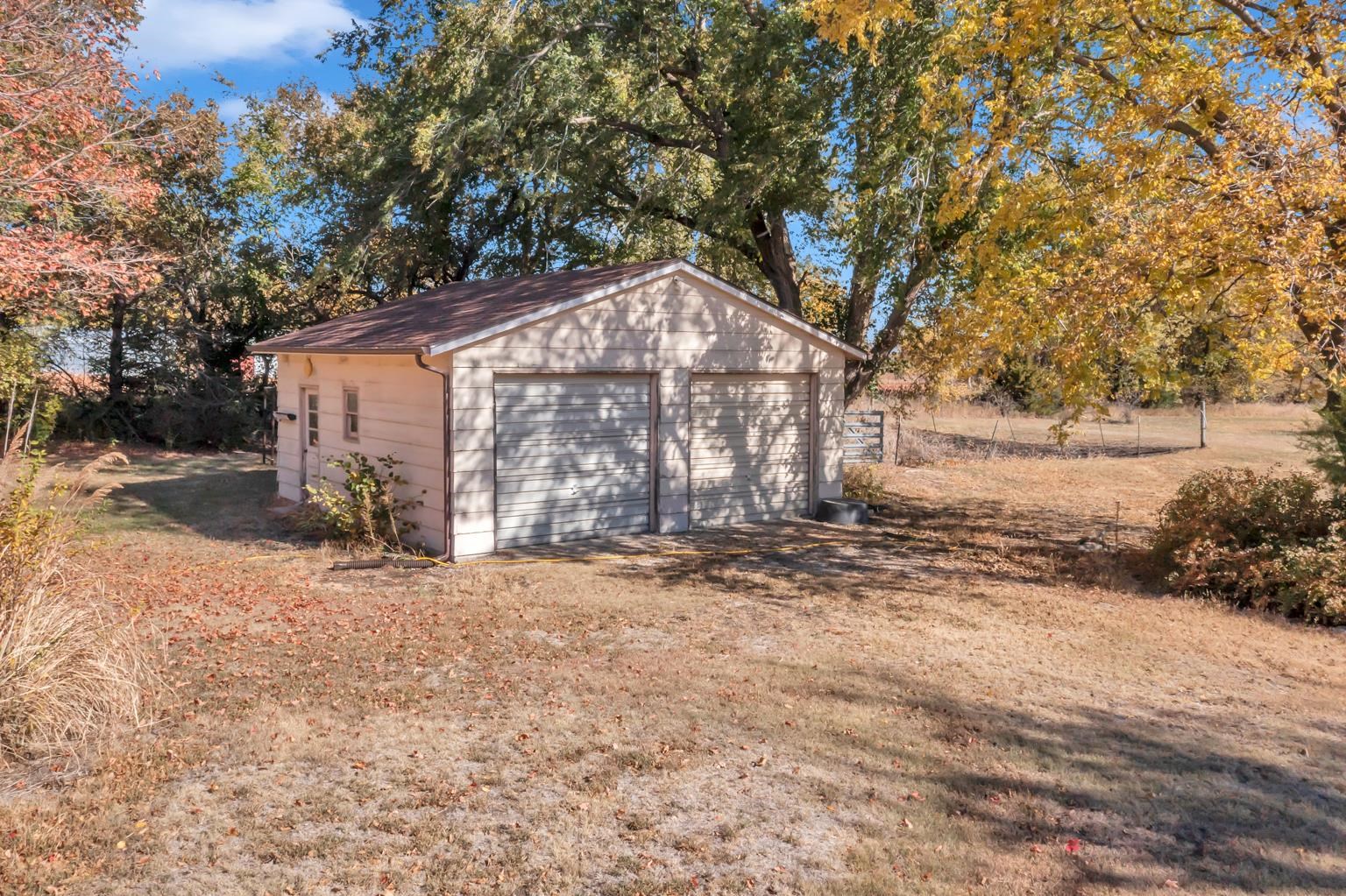 1022 Alamo Newton, KS 67114 - Photo 4 of 36