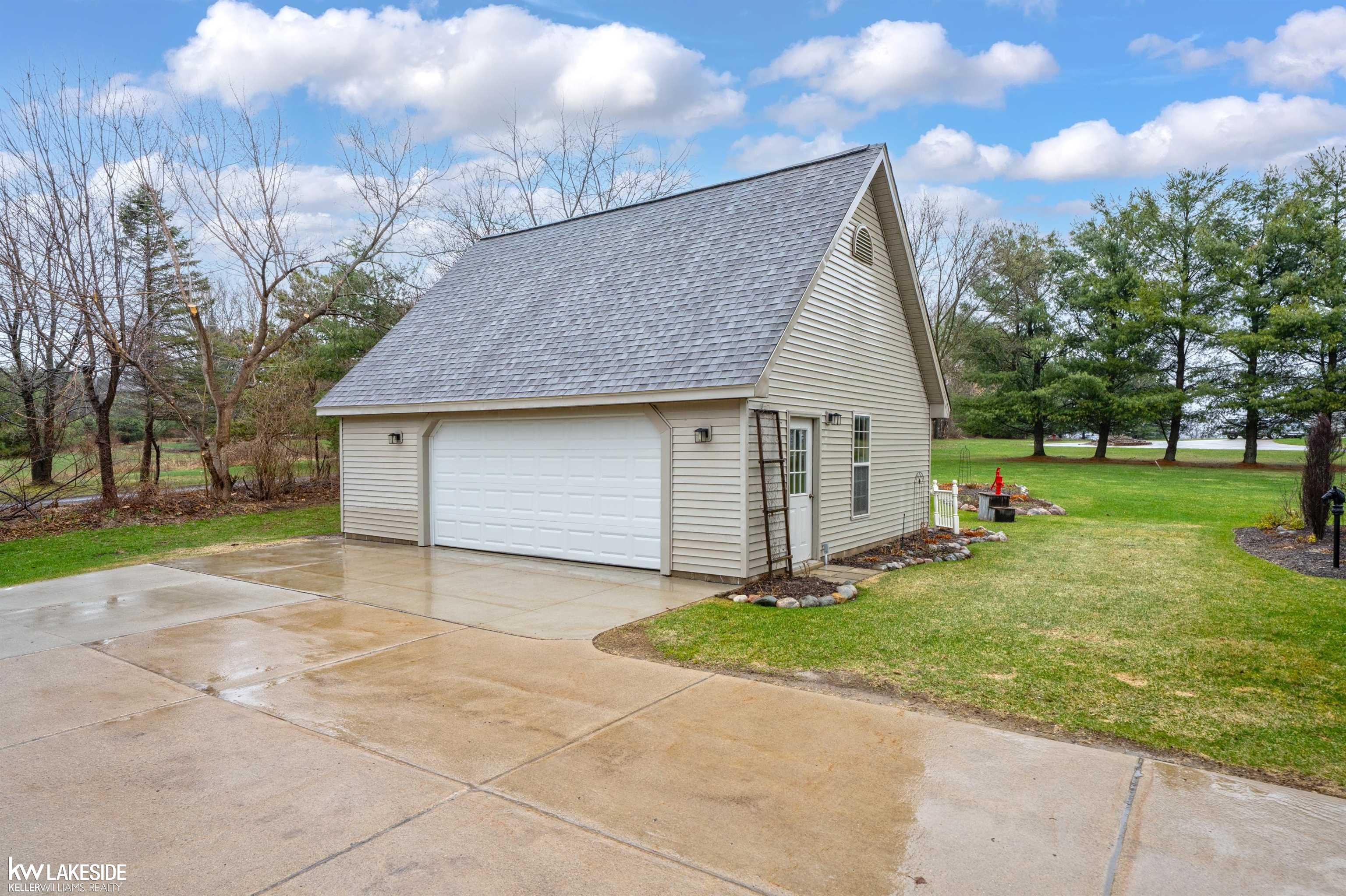 1201 Yule Road Leonard, MI 48367 - Photo 11 of 90