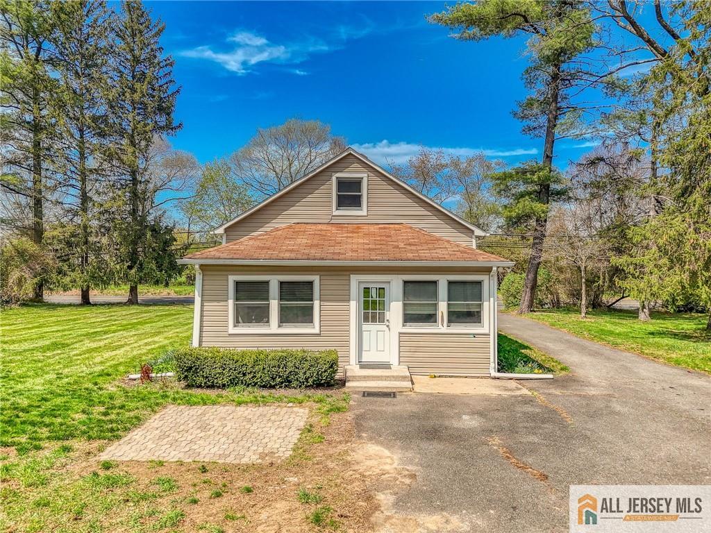149 Stagecoach Road Millstone Township, NJ 08510 - Photo 4 of 24 Gallery Image 4