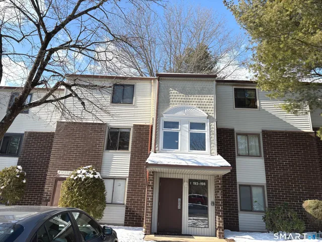 $1,750 | 7 Padanaram Road, Unit I195, Danbury, CT 06811