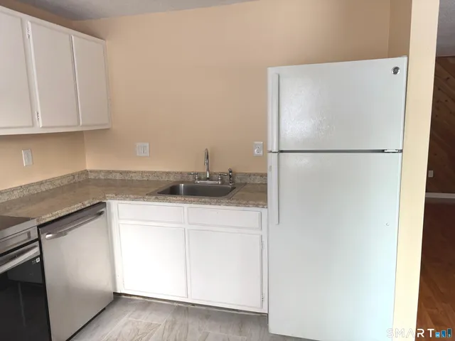 $1,750 | 7 Padanaram Road, Unit I195, Danbury, CT 06811