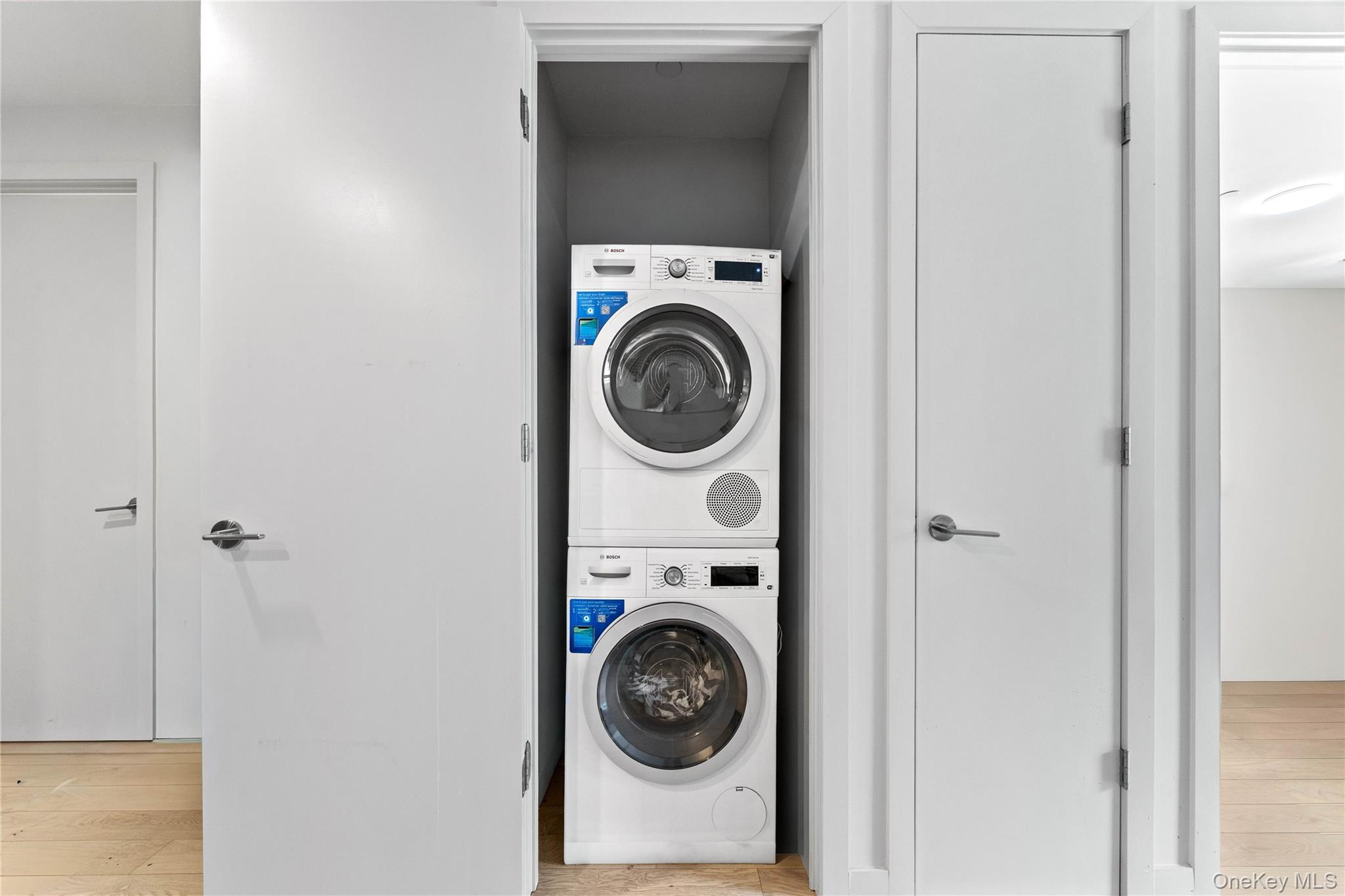 131-02 40th Road, Unit 14B Queens, NY 11354 - Photo 4 of 17