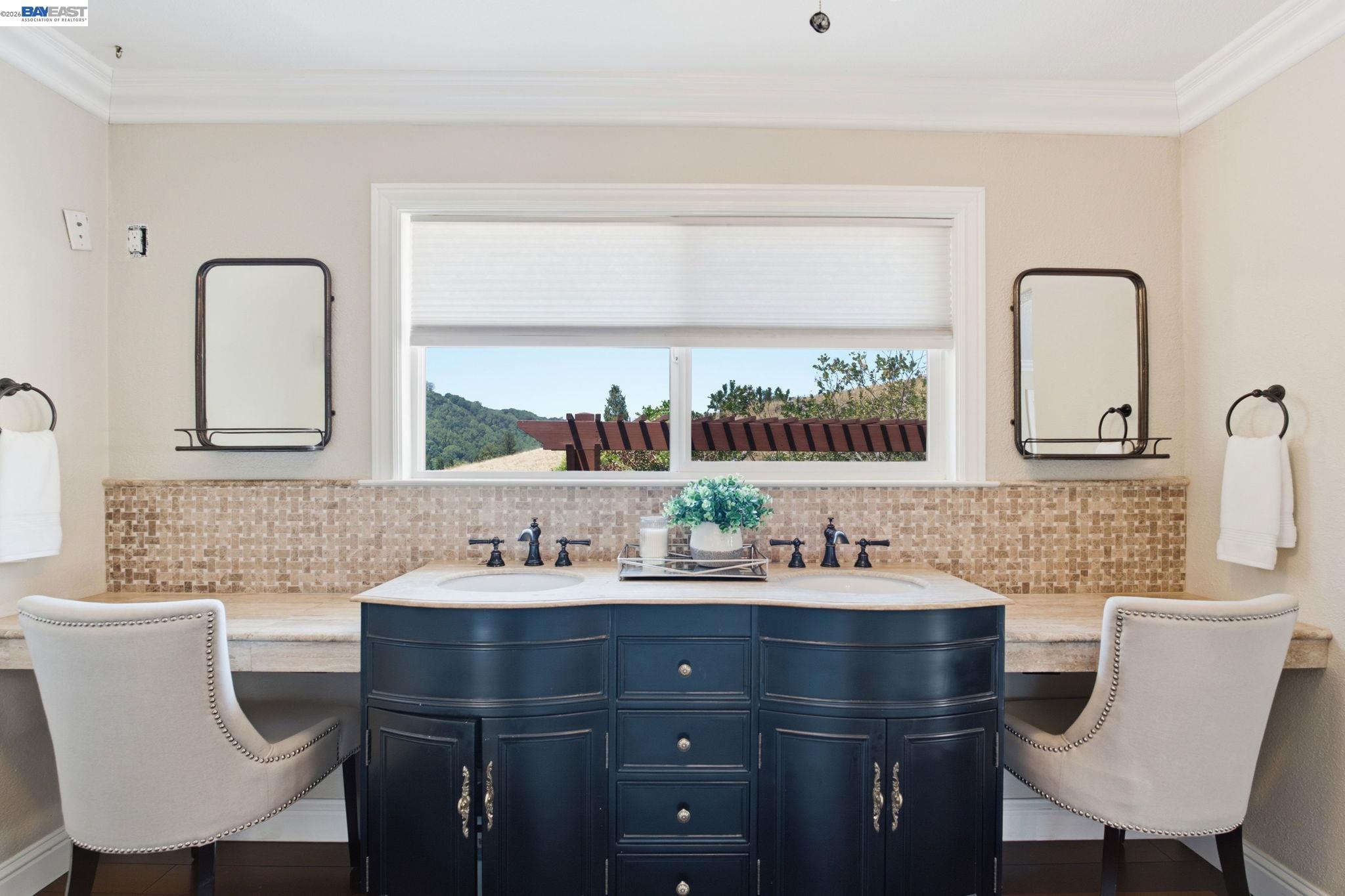 26928 Palomares Road Castro Valley, CA 94552 - Photo 9 of 24 Gallery Image 9