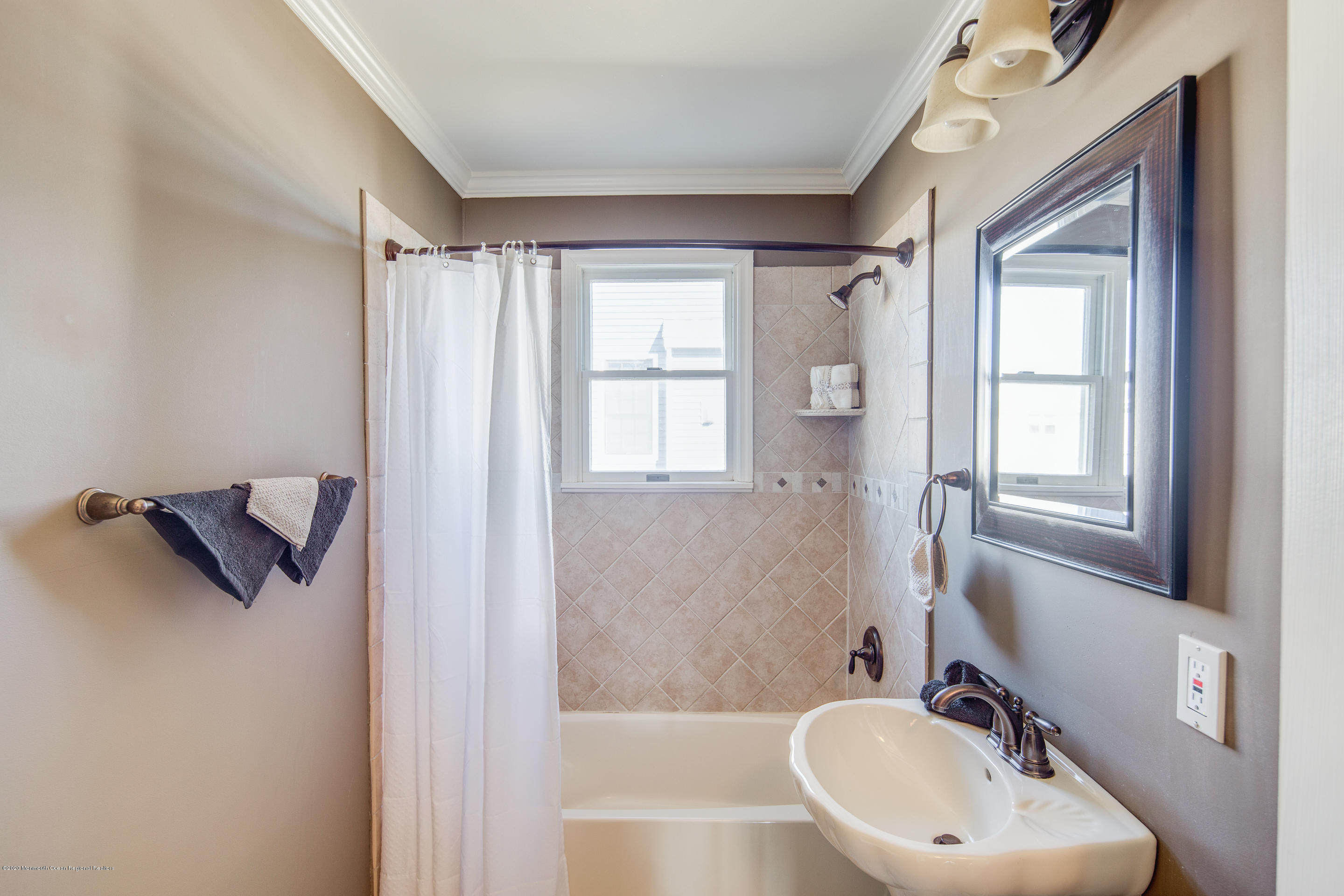 6 Ritchie Court Brick, NJ 08723 - Photo 22 of 26 2nd Bathroom