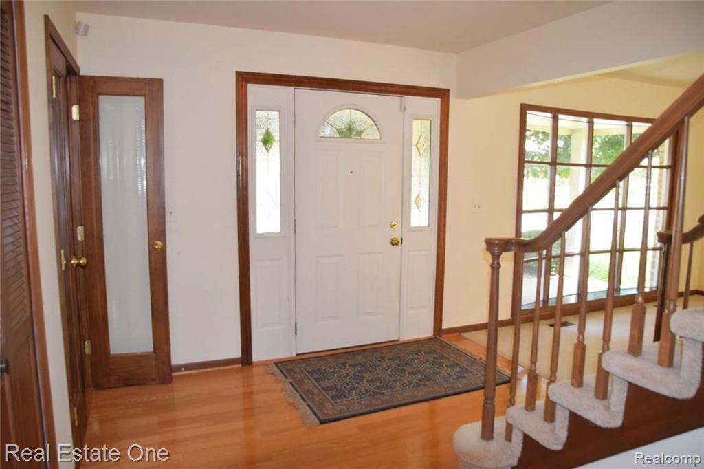 745 Lion Street Rochester Hills, MI 48307 - Photo 6 of 80