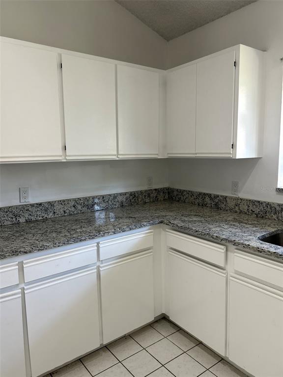 5106 Stonehurst Road Tampa, FL 33647 - Photo 7 of 36 Gallery Image 7