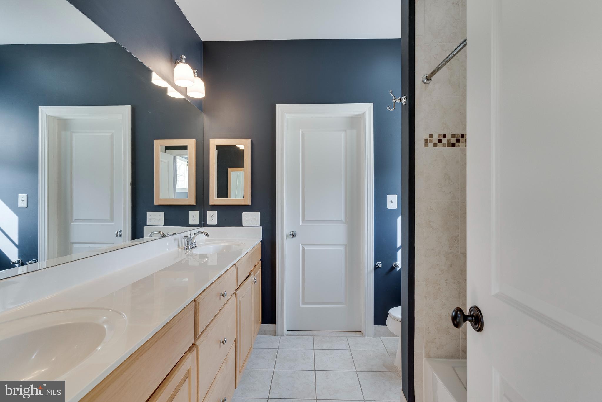 5813 Ipswich Road Bethesda, MD 20814 - Photo 26 of 51 Jack and Jill bathroom