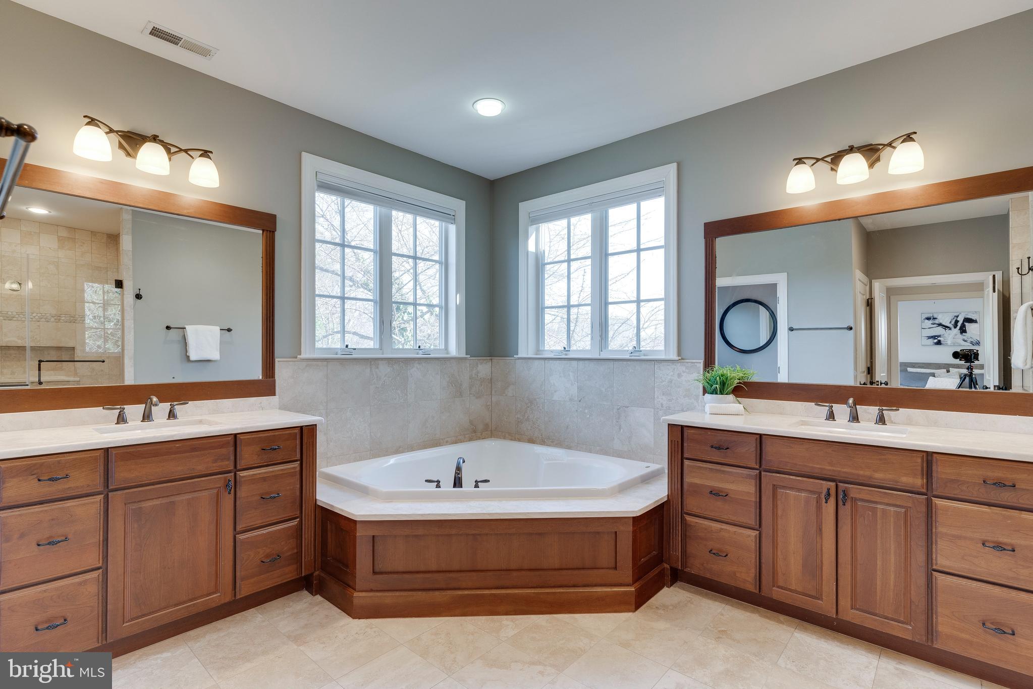 5813 Ipswich Road Bethesda, MD 20814 - Photo 37 of 51 Luxury Premier Bath