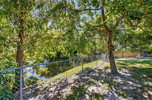 $530,000 | 190 Martin Circle, Royal Palm Beach, FL 33411