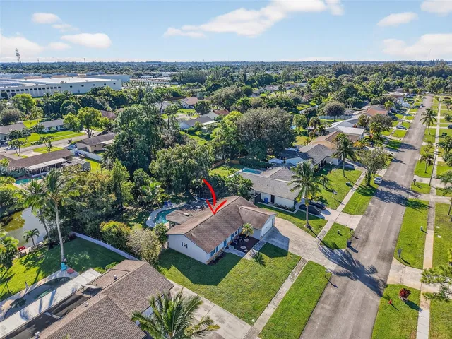 $530,000 | 190 Martin Circle, Royal Palm Beach, FL 33411