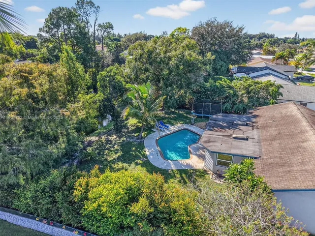 $530,000 | 190 Martin Circle, Royal Palm Beach, FL 33411