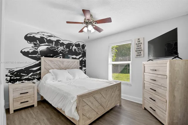 $530,000 | 190 Martin Circle, Royal Palm Beach, FL 33411