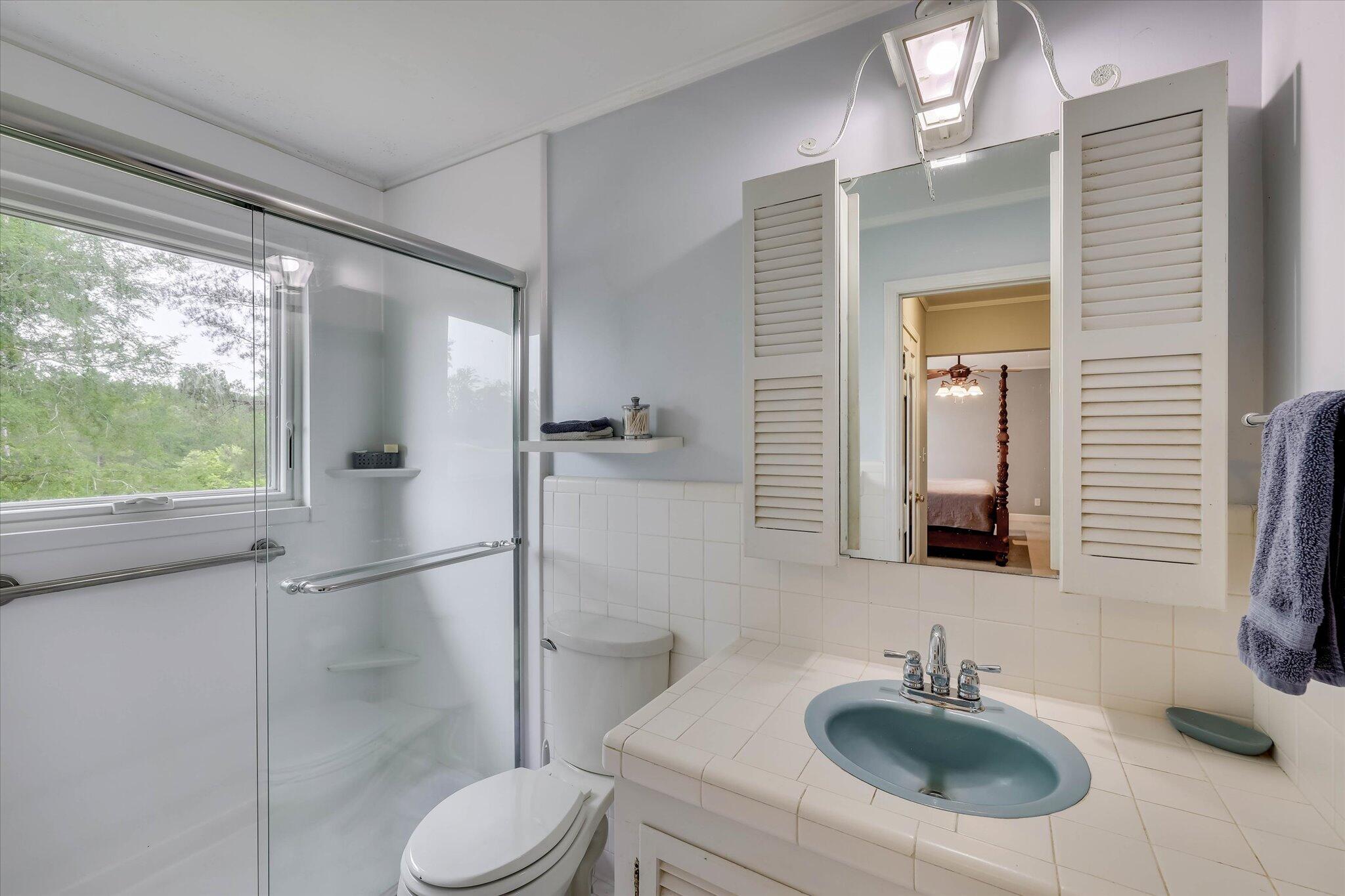 711 Augusta St Extension McCormick, SC 29835 - Photo 33 of 78 primary bathroom