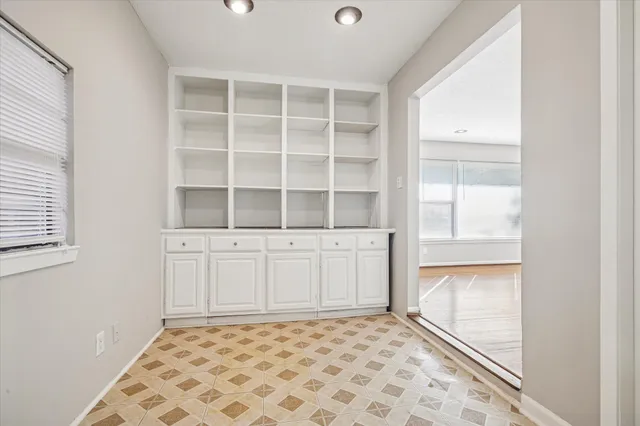 $2,500 | 2712 West Holcombe Boulevard, West University Place, TX 77005